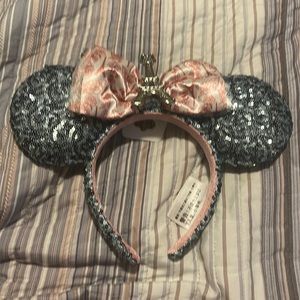 France Pavillion Minnie Mouse ears